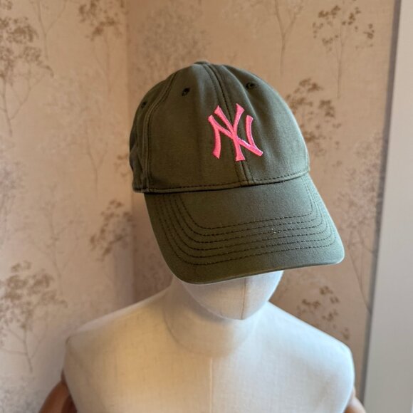 New York Yankees Clean up hat in moss green with pink - Picture 4 of 16